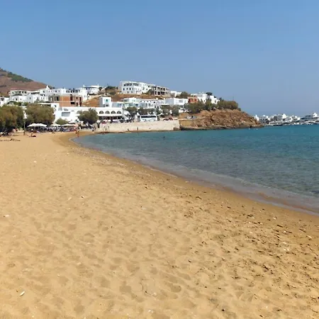 Ξενοδοχείο με διαμερίσματα Stavros 4*