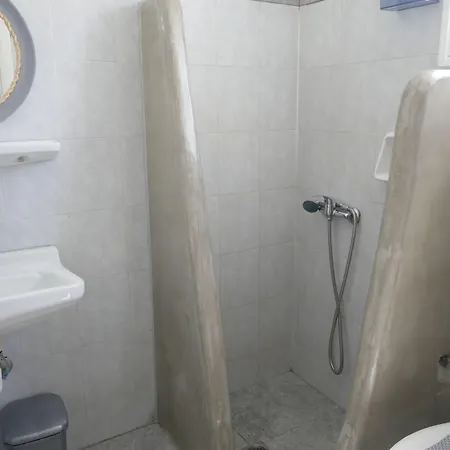 Stavros 4* Logaras
